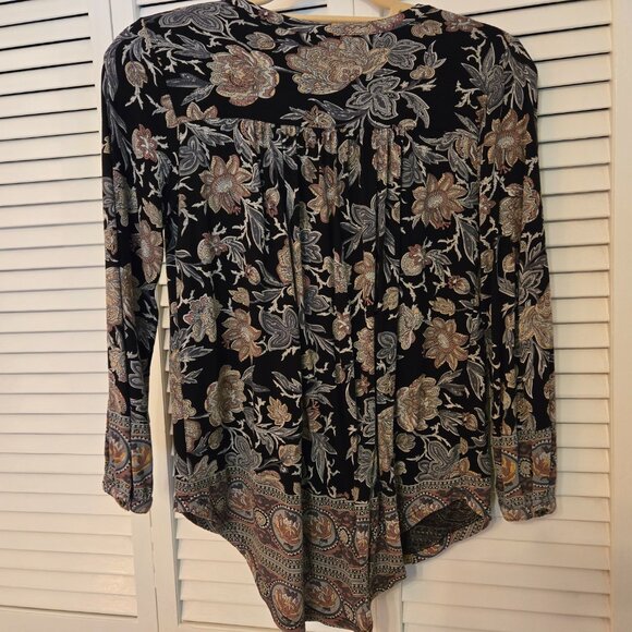 Lucky Brand Black Floral Top - Sixe XS - Picture 4 of 4